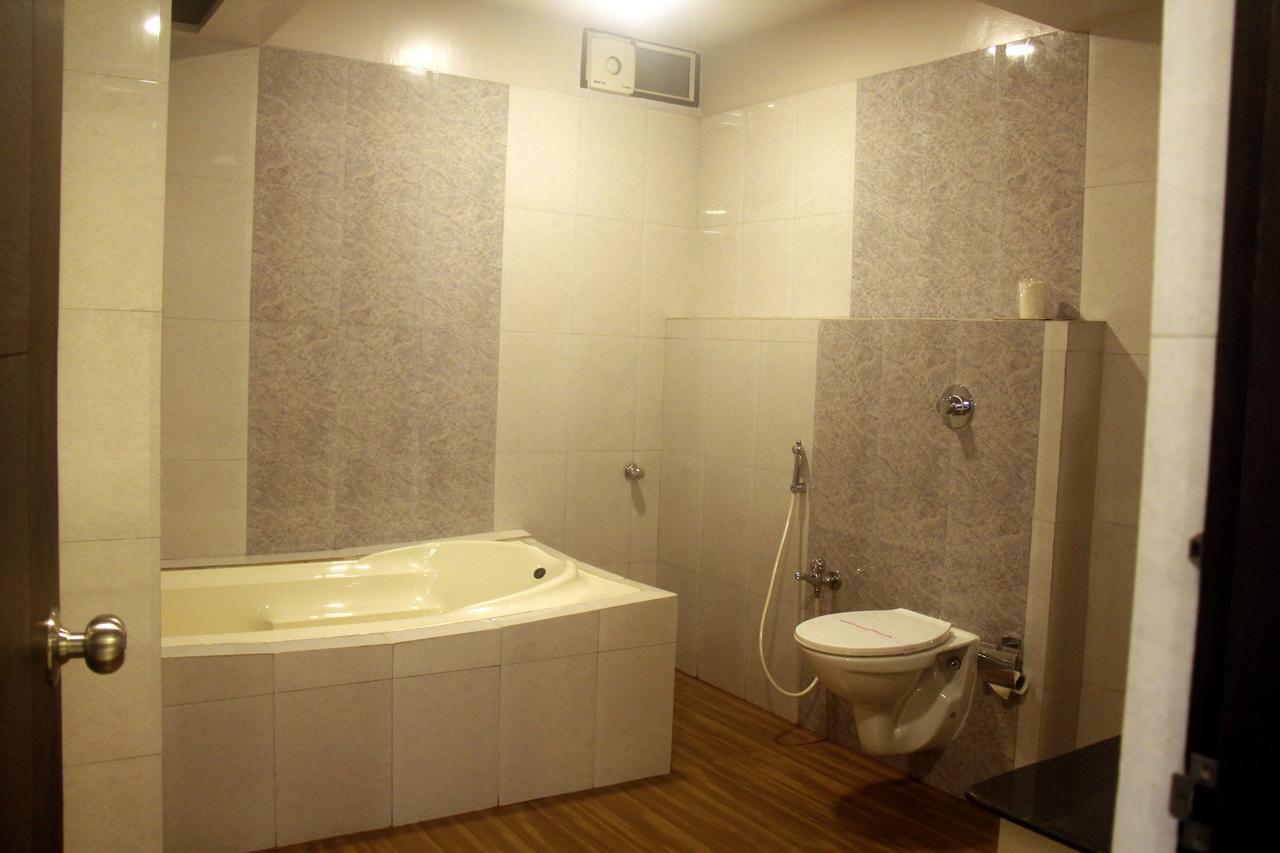 Hotel Ambalika Дігха Екстер'єр фото